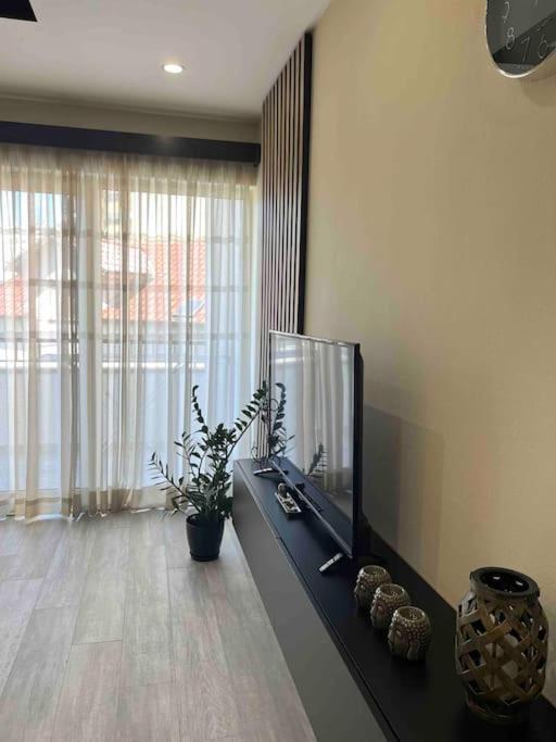 Great Apartament Near Lake & Blloku Area 地拉那 外观 照片